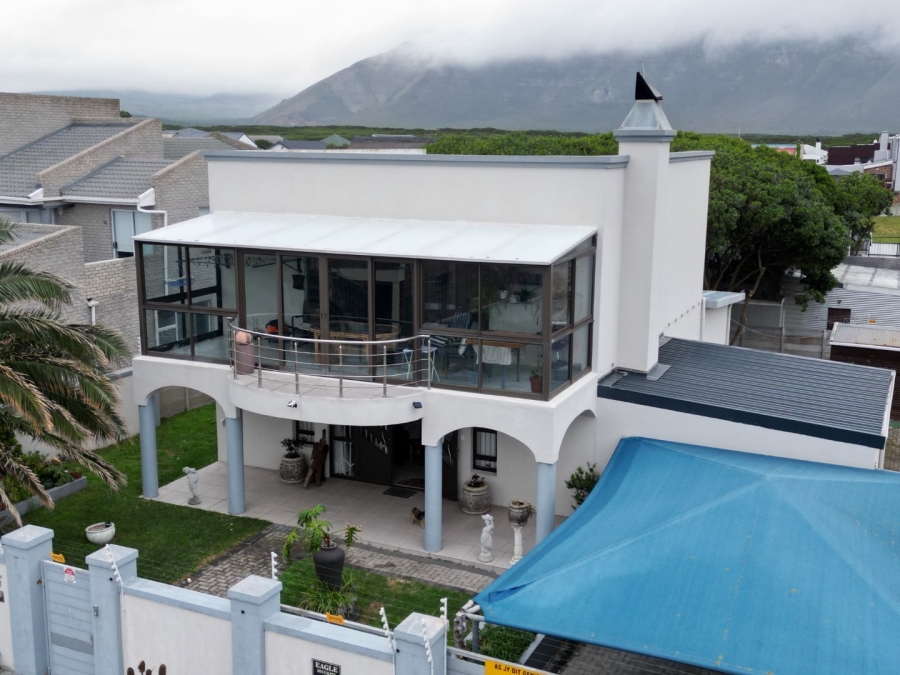 3 Bedroom Property for Sale in De Kelders Western Cape